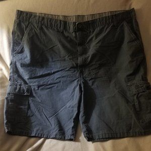 dark size 48 Wrangler men's shorts, with mountain logo